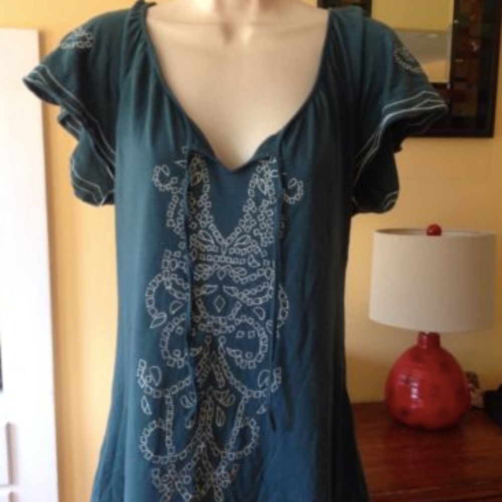 BEAUTIFUL Vertigo women's patterned blue top!! S